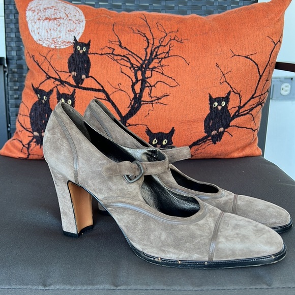 Vintage Salvatore Ferragamo Heels - Picture 12 of 14